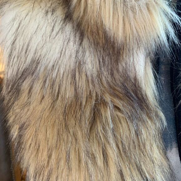 Leo & Nicole faux fur sweater vest PM - Picture 4 of 11